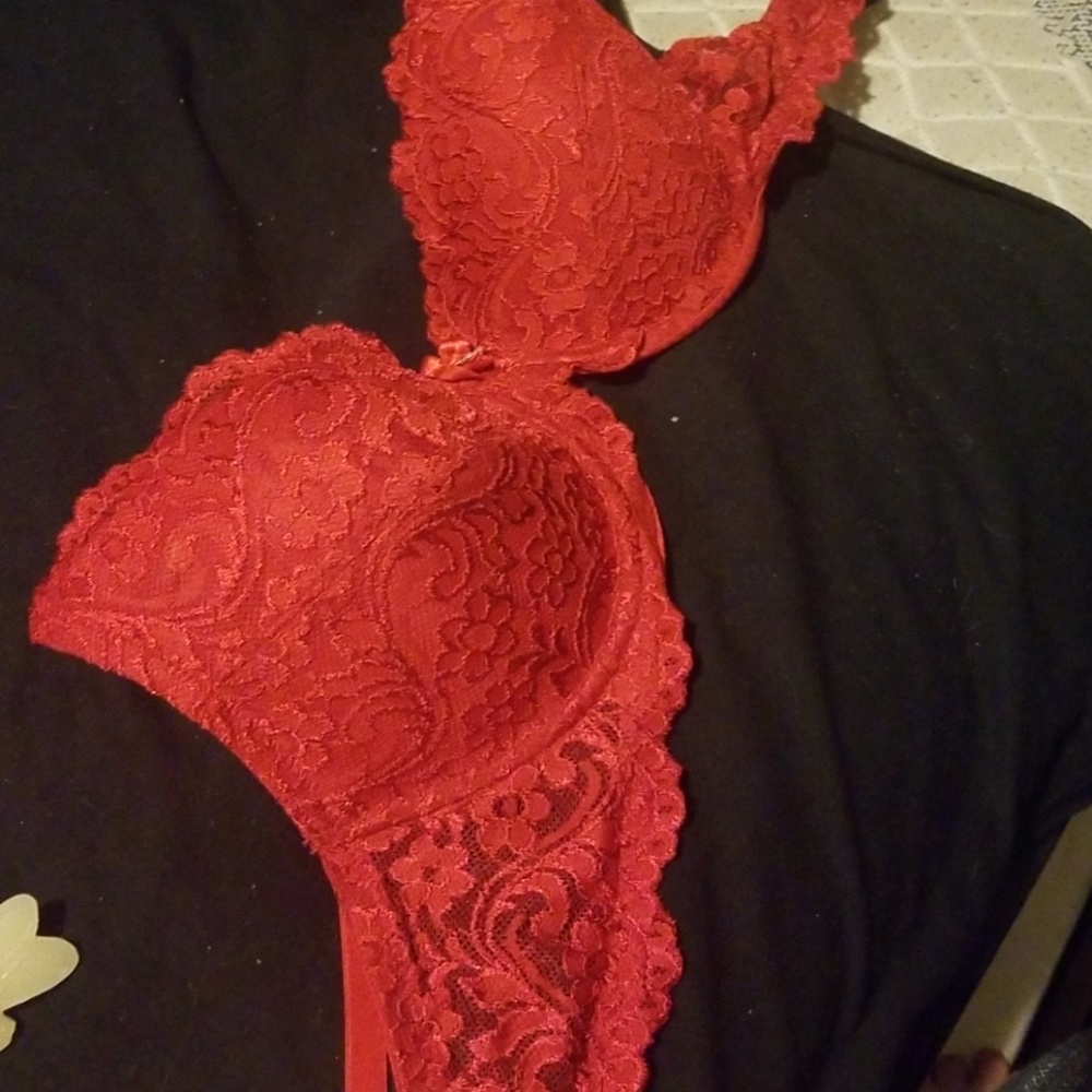 Cute lacy pushup bra